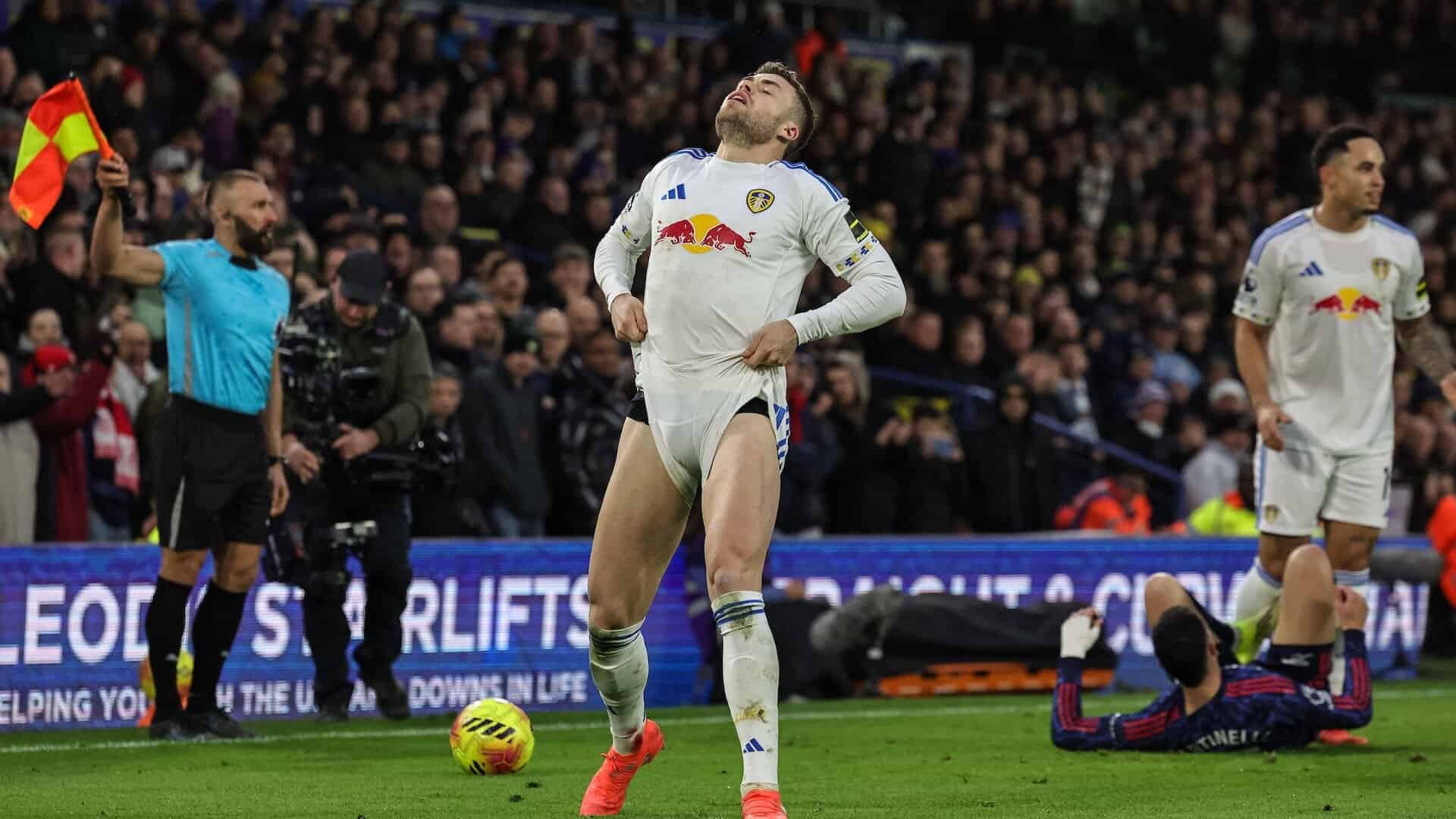 Gabi Gudmundsson responds to giving away a free-kick by pulling his shorts up really high and giving himself and wedgie. That's one way of dealing with it, I suppose