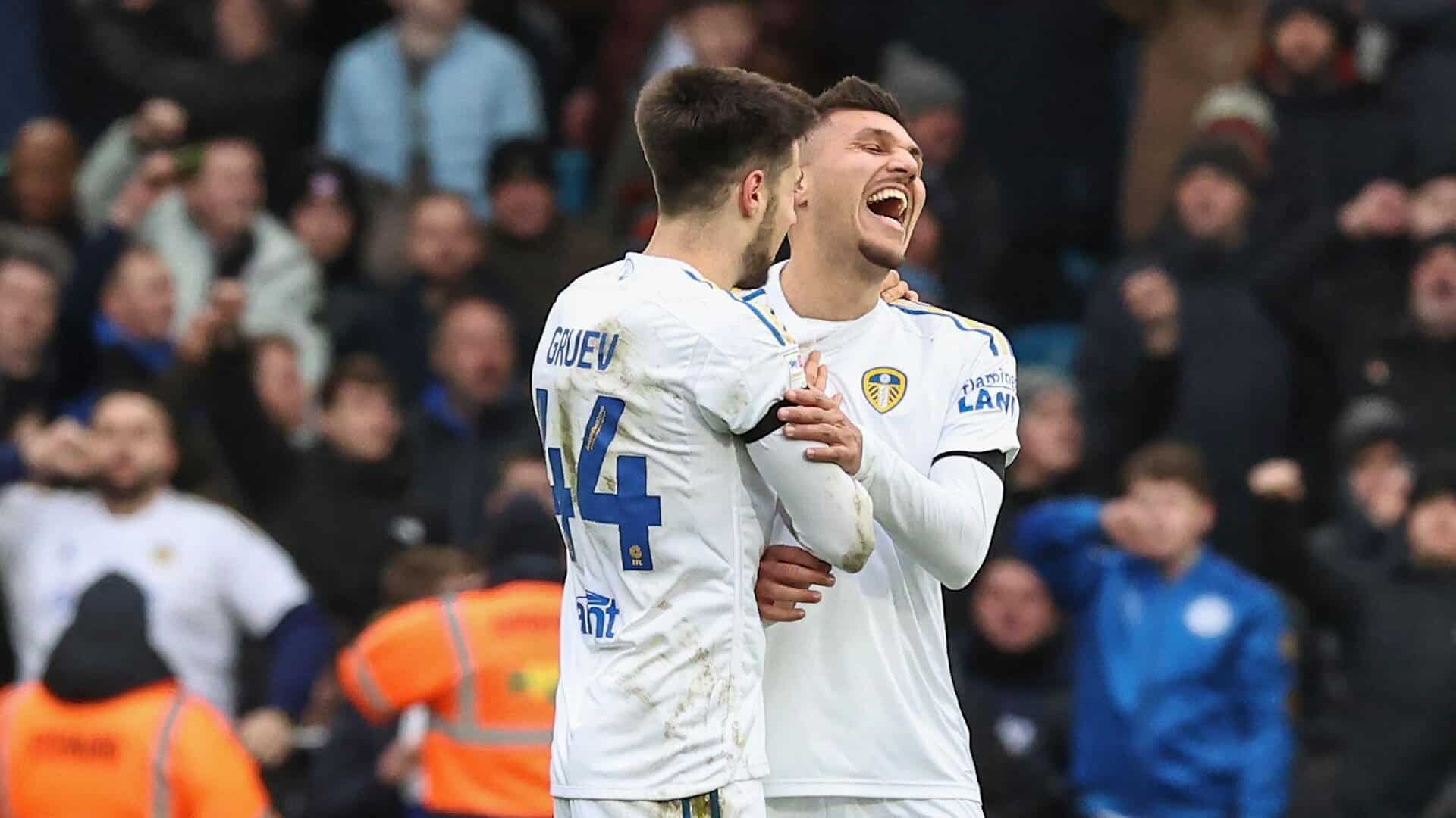 Ilia Gruev and Joel Piroe — remember them?! — having a laugh and a joke after a Leeds win in the Championship last season. Remember that?!
