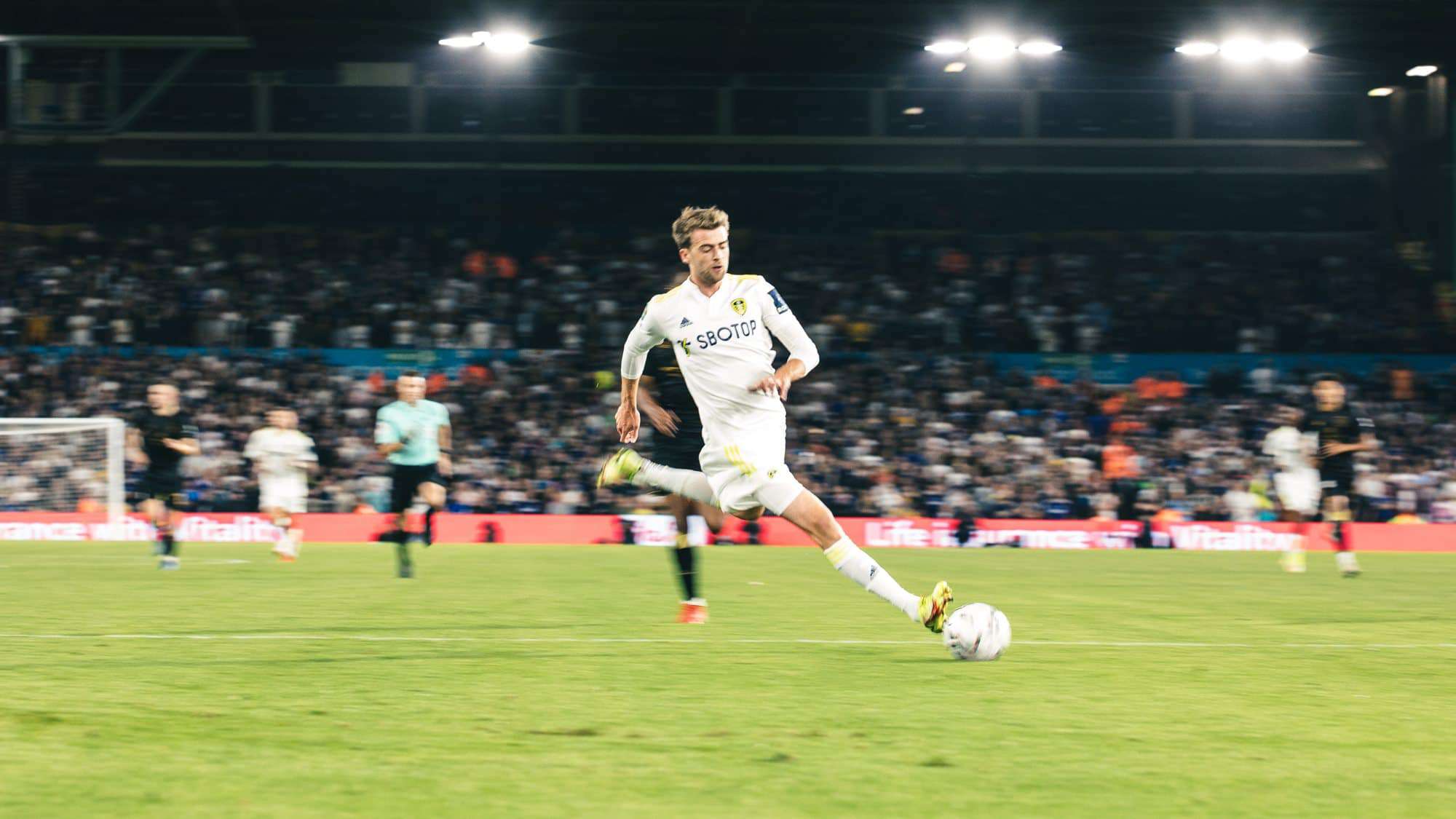 Pat Bamford running so fast he's a bit blurry